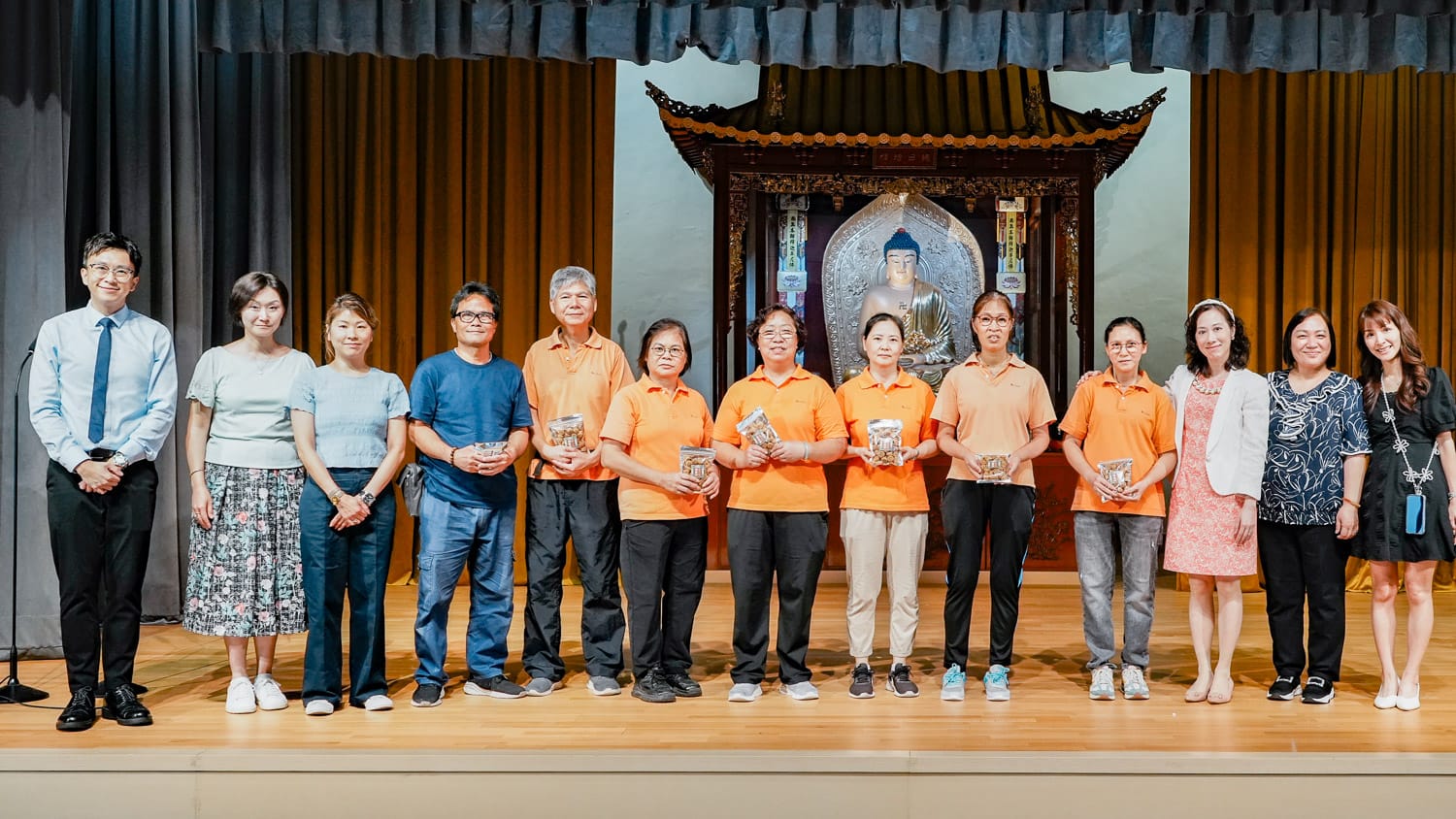 1753409103BQ87o 家教會為工友送上心意